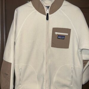 Patagonia Cream and Tan Fleece Jacket